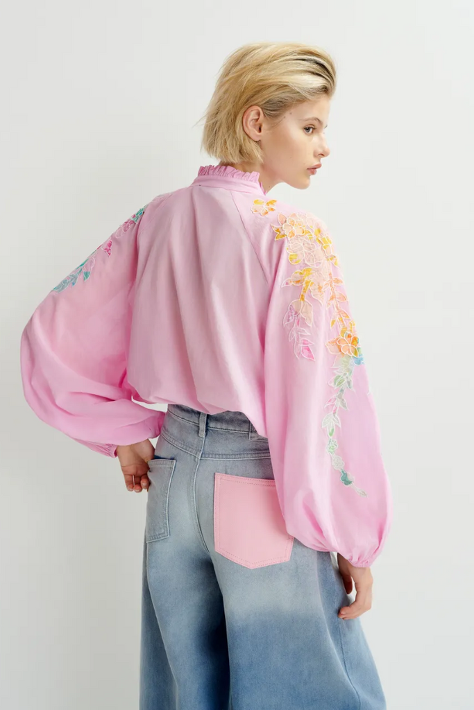 Essential Antwerp Hitrus Appliqued Detail Top