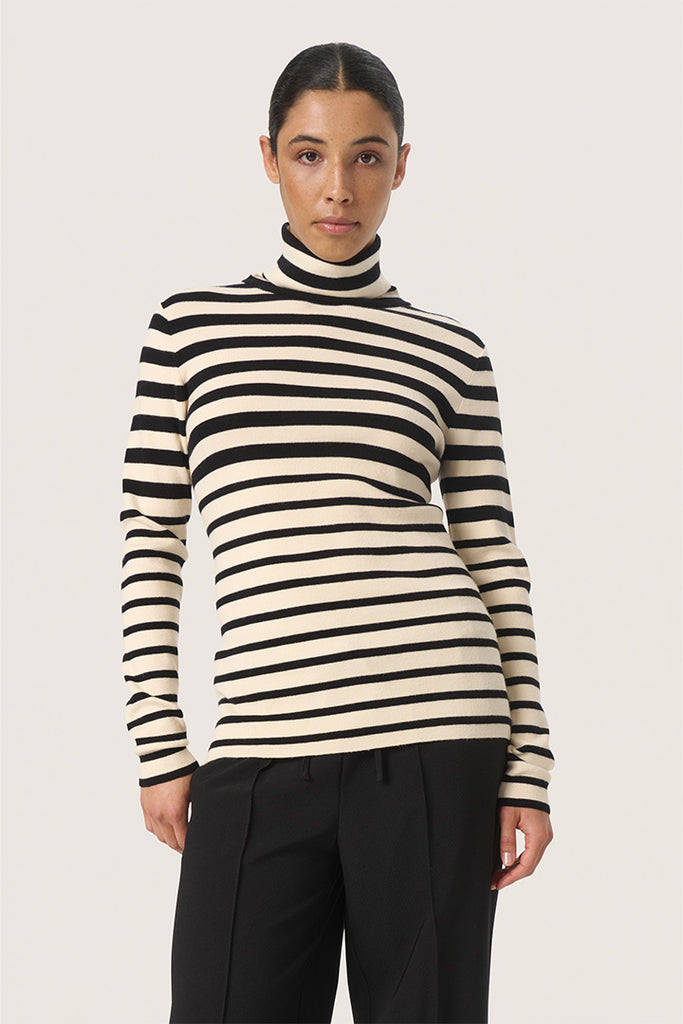 Soaked in Luxury Spina Striped Rollneck Black & White
