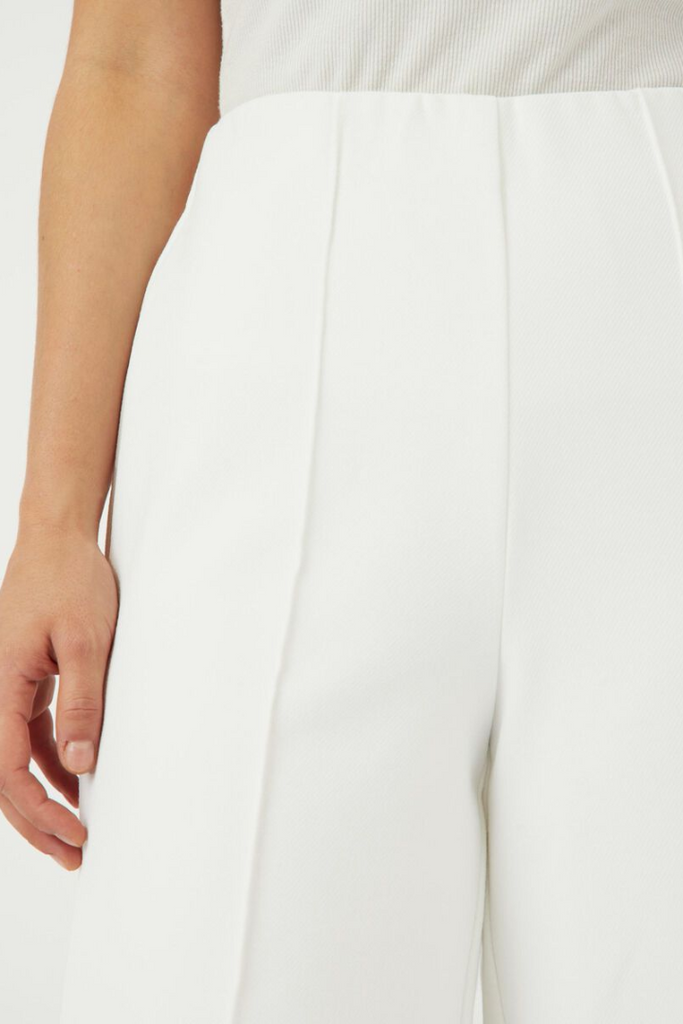 YAS Ilea Shorts White