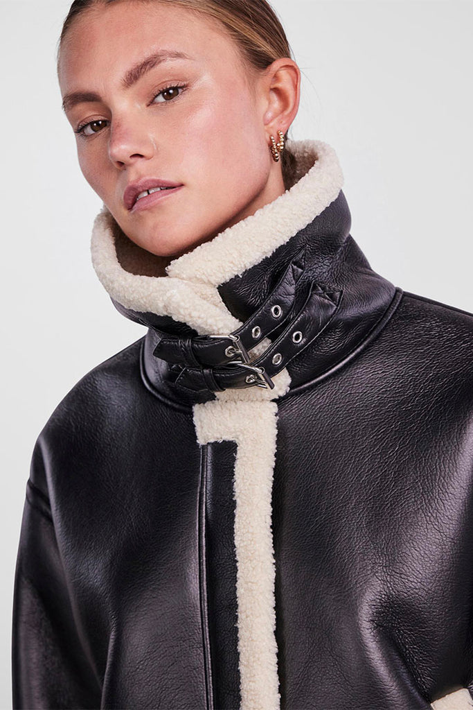 Pieces Janelle Short Jacket