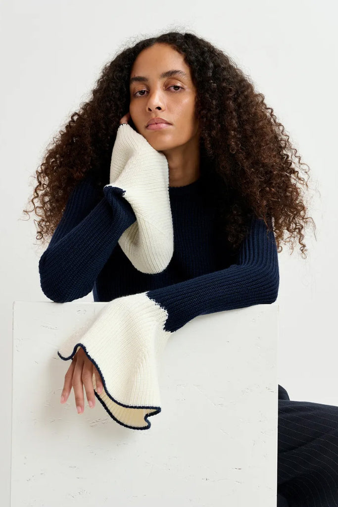 Essential Antwerp Goodies Pullover