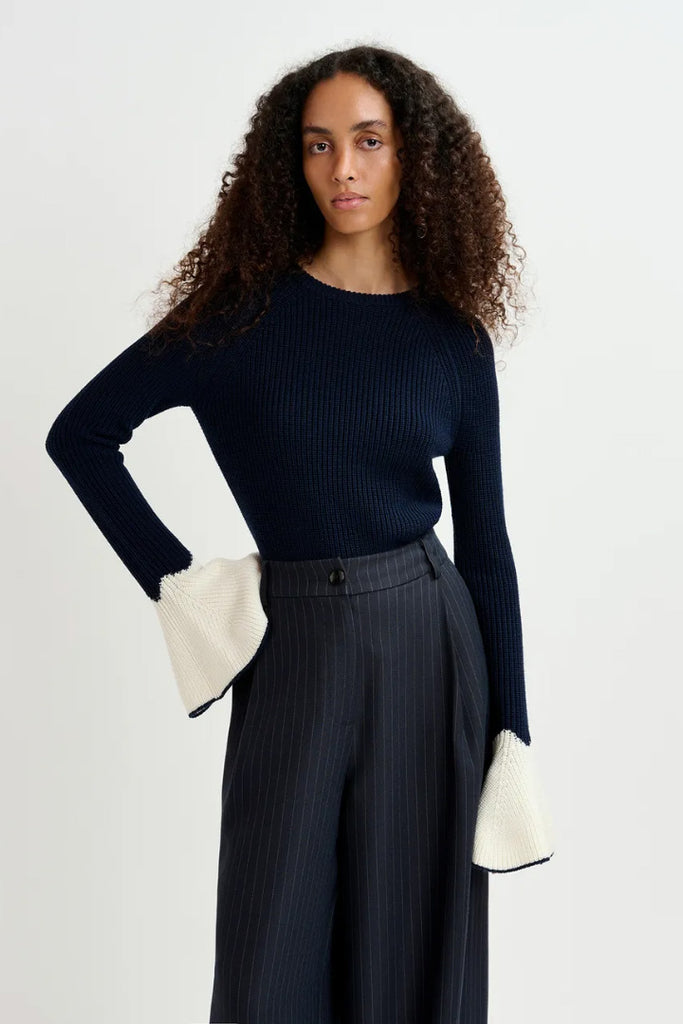 Essential Antwerp Goodies Pullover