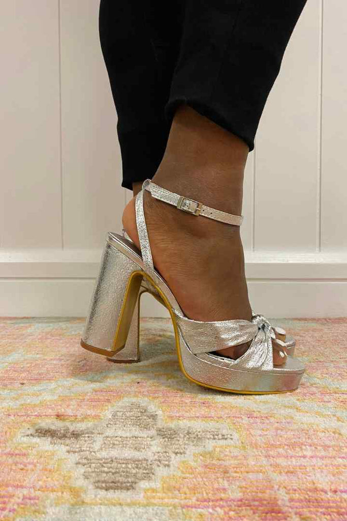 Pari Platform knot Sandal Silver