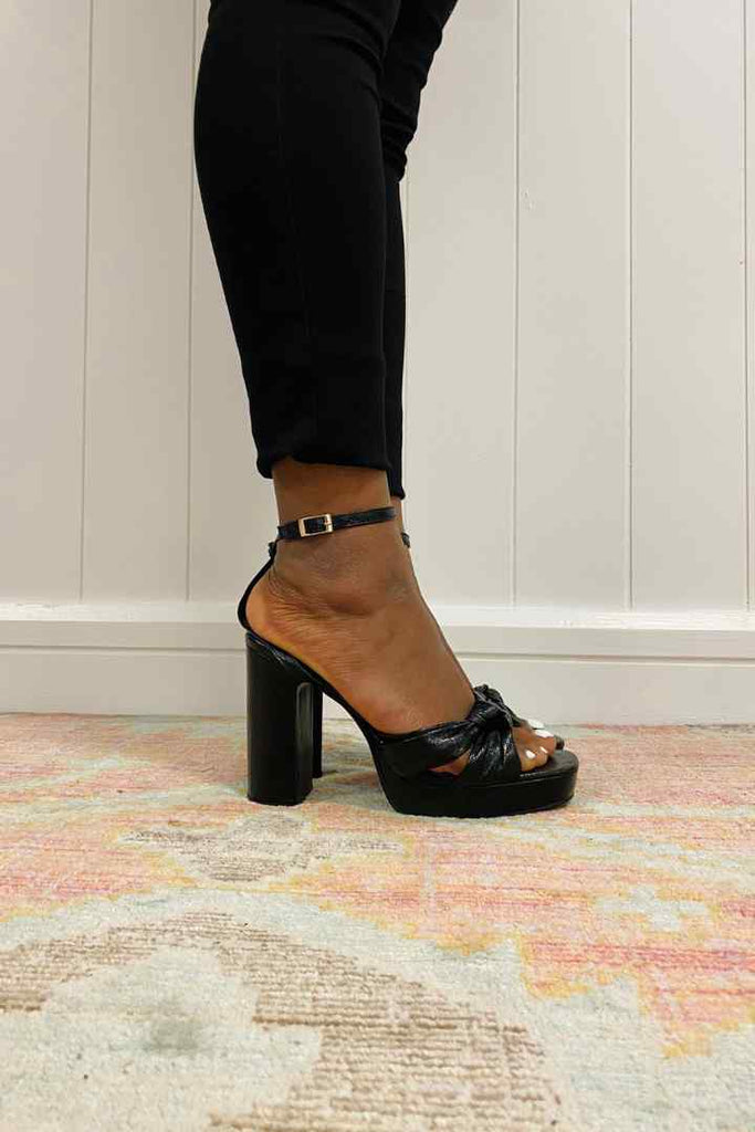 Pari Platform knot Sandal Black